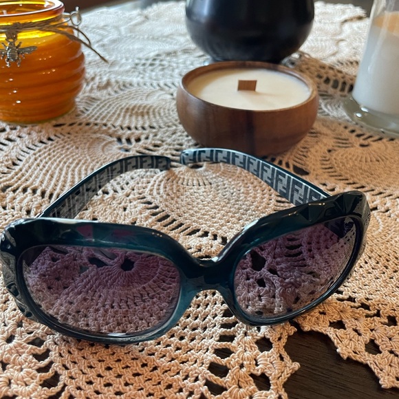 Fendi Accessories - Fendi sunglasses No case